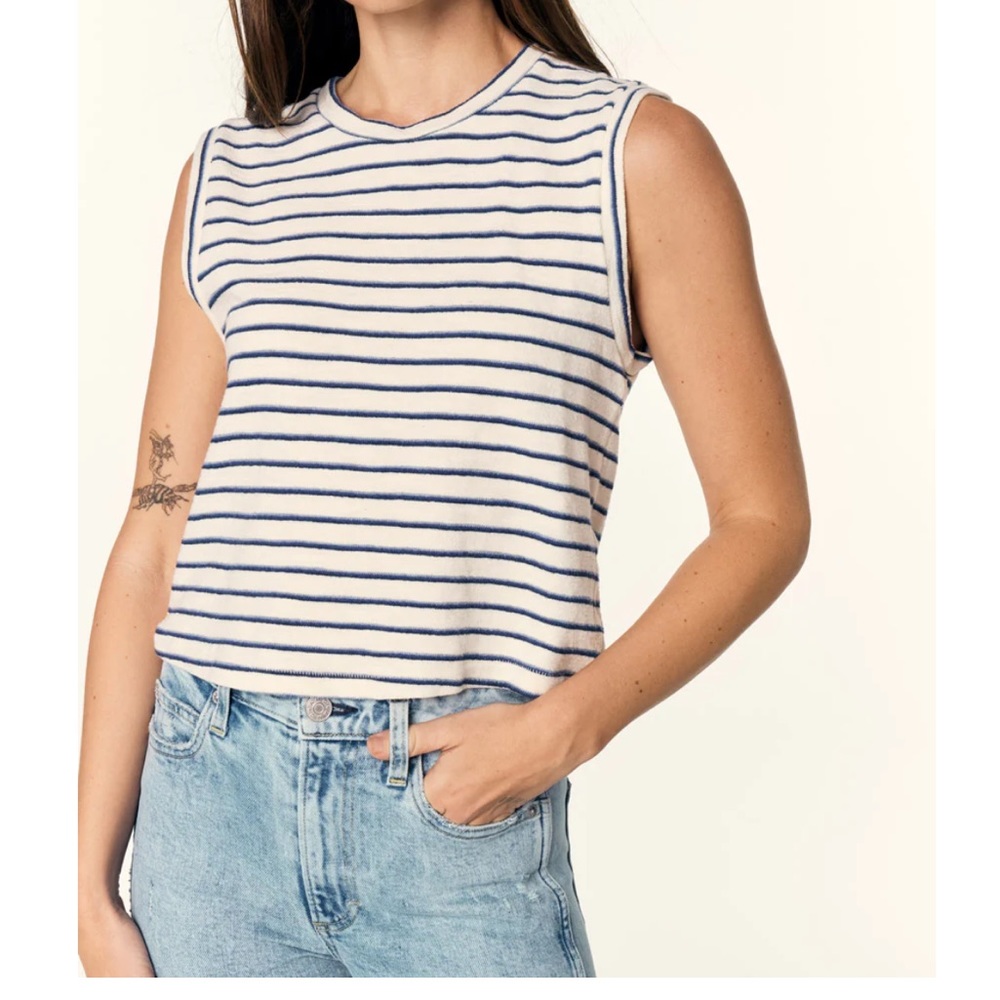 AMO Sleeveless Babe Tee Sloppy Stripe. Size M.
